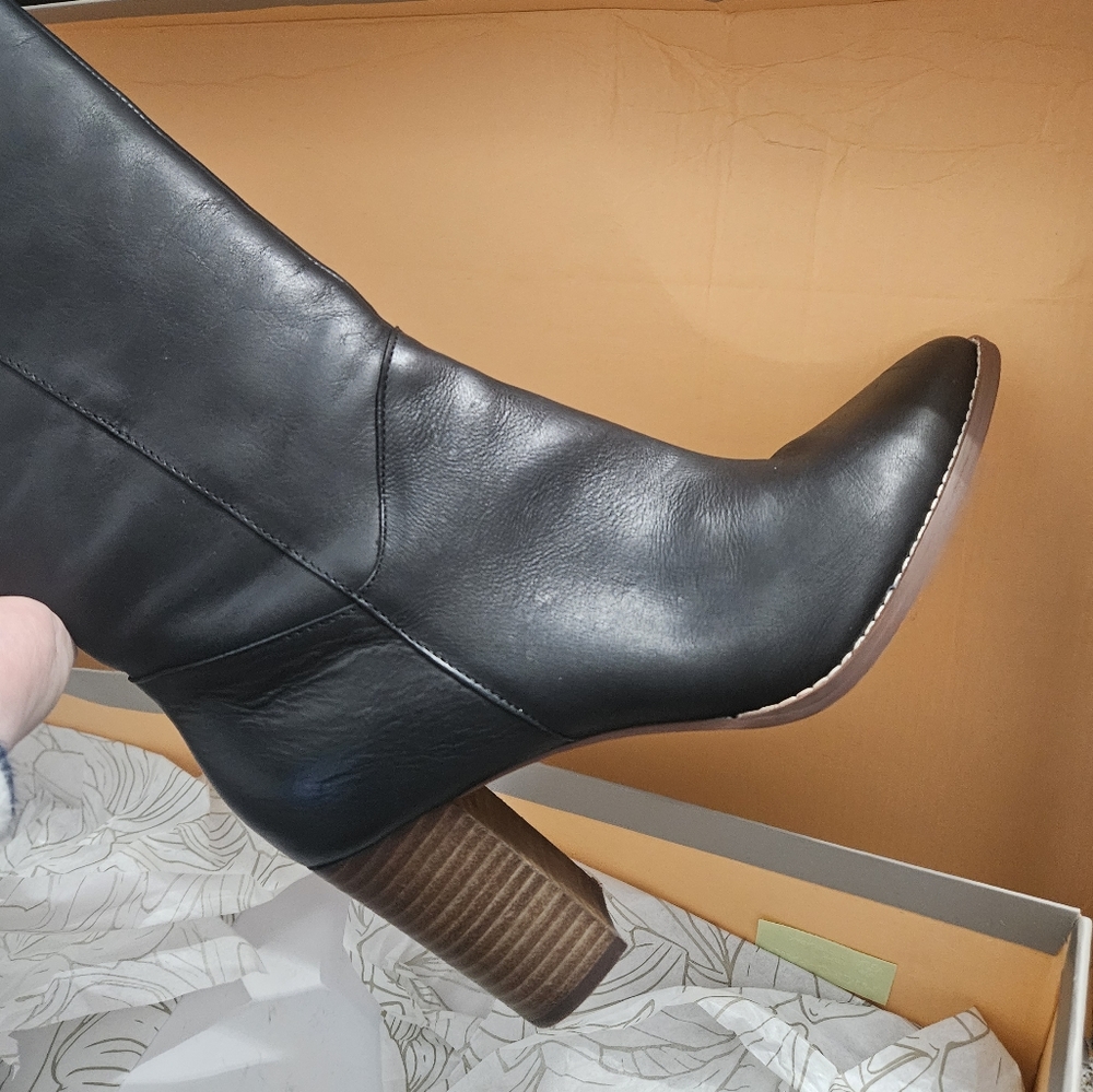 NWT black Leather Crown Vintage Heeled Knee High Boots